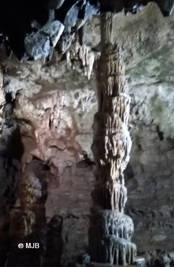 GrottesDePresqueStalagmite